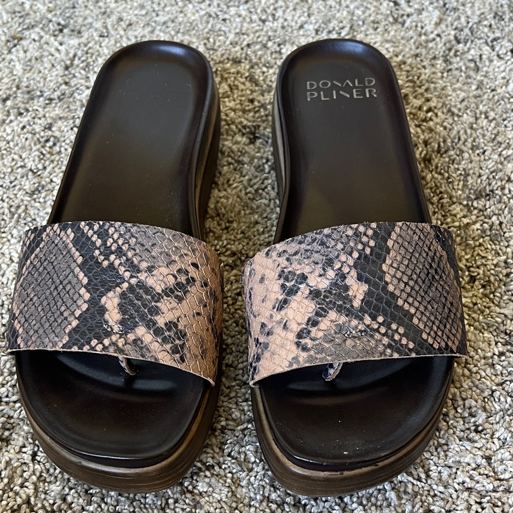Donald J Pliner Women's Pink Snake-Print Slide Sandals